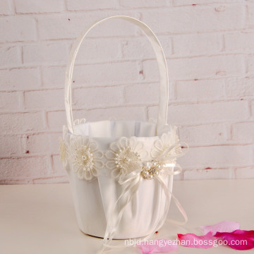 2017 hot sale bridal party lace satin decoration wedding flower girl basket